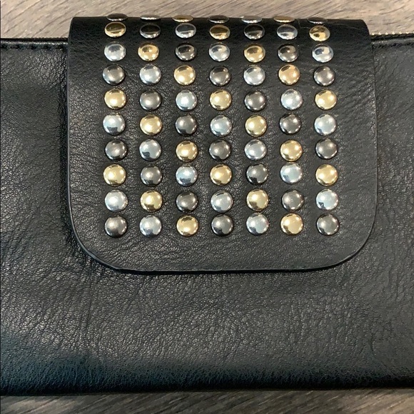 Olivia Miller Crossbody - Picture 3 of 8